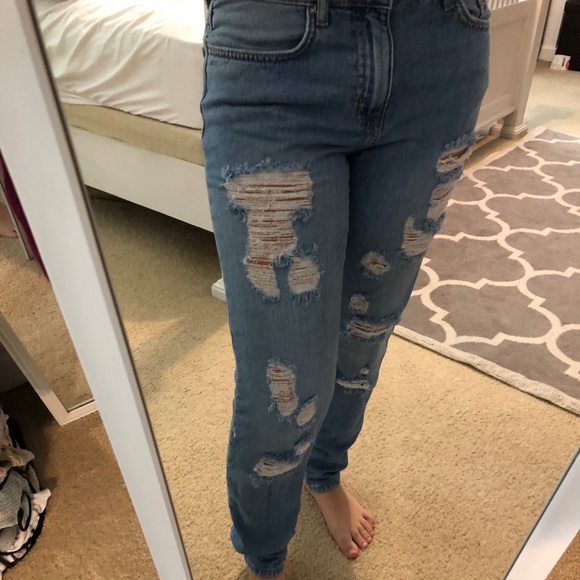 Forever 21 Distressed Boyfriend Jeans - Picture 2 of 6